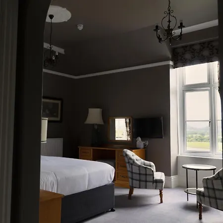 Lyzzick Hall Отель 4*