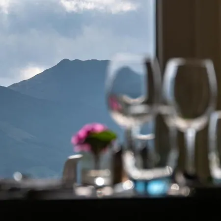 Lyzzick Hall Hotel 3*