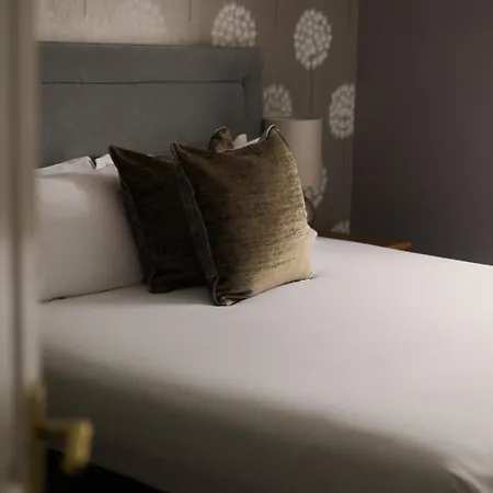 Lyzzick Hall Ξενοδοχείο 4*