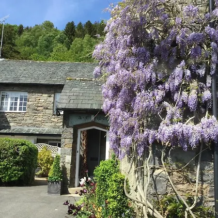 Lyzzick Hall Hotel