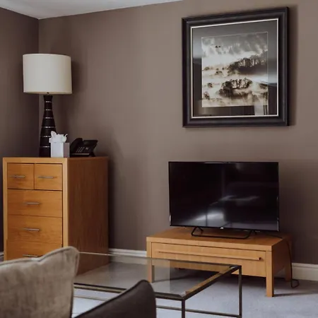 Lyzzick Hall Hotel 4*